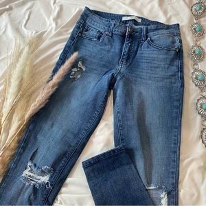 Kancan Distressed Busted Knee Skinny Jeans Size 25, Casual Mom Jeans Blogger